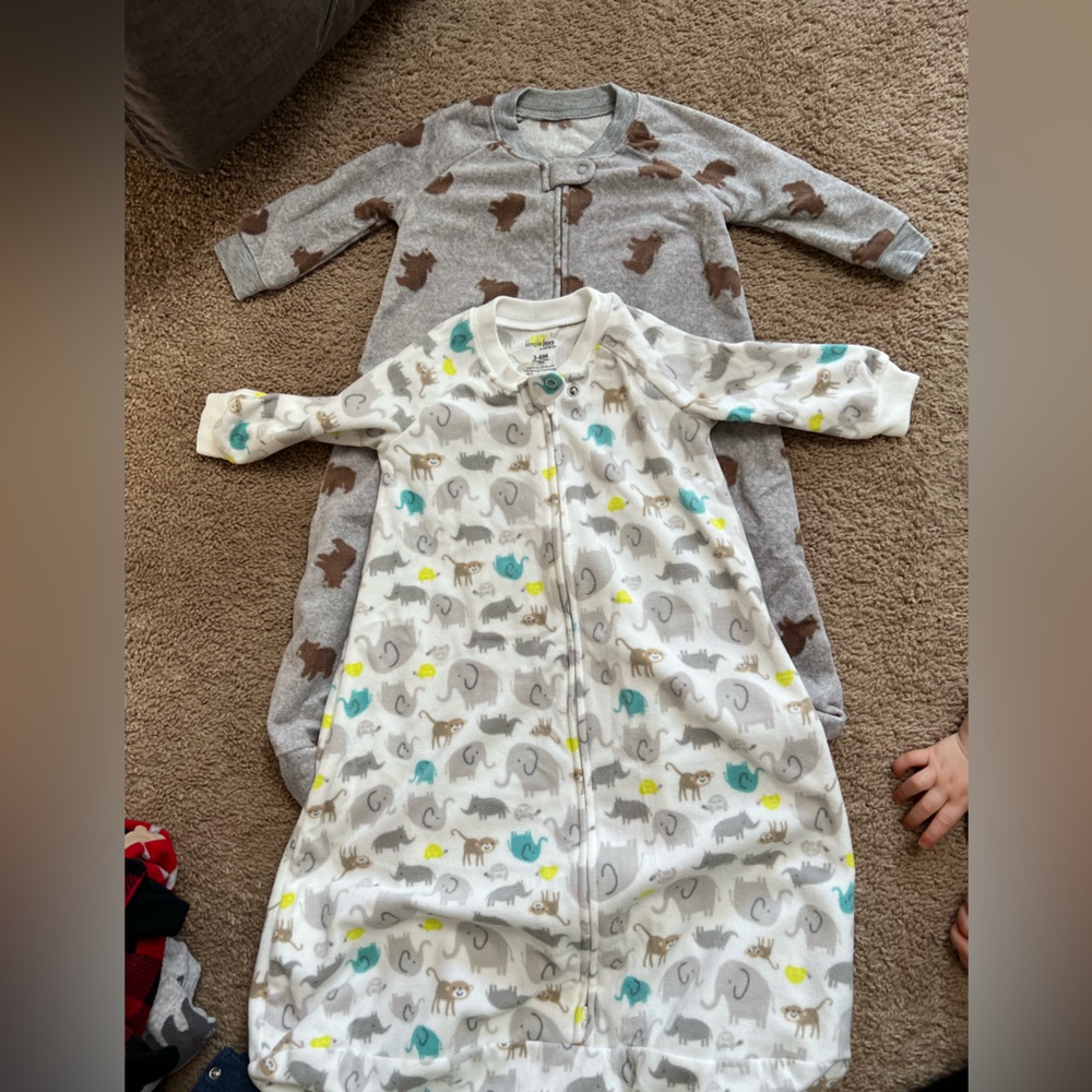 2 long sleeve fleece sleep sacks 3-6 m